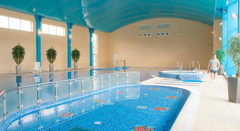 Charleville Park Hotel & Leisure Club