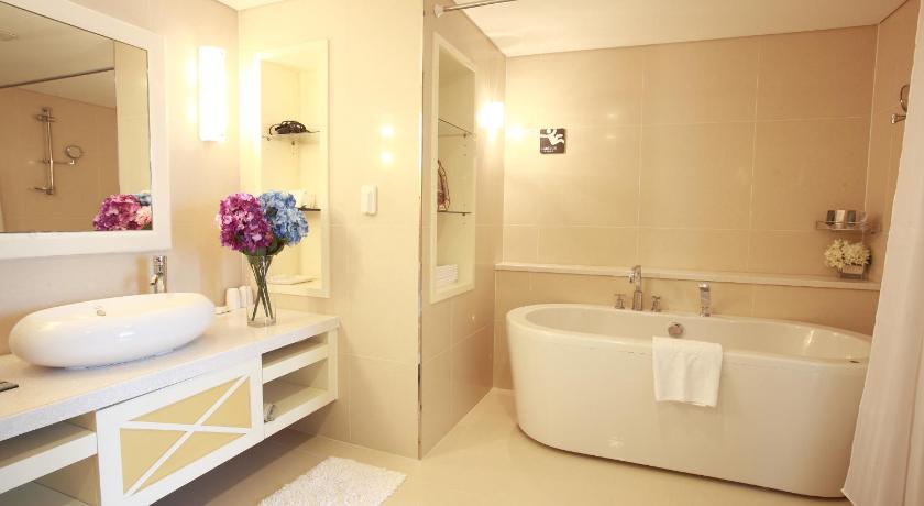 Hotel Riviera Geoje photo