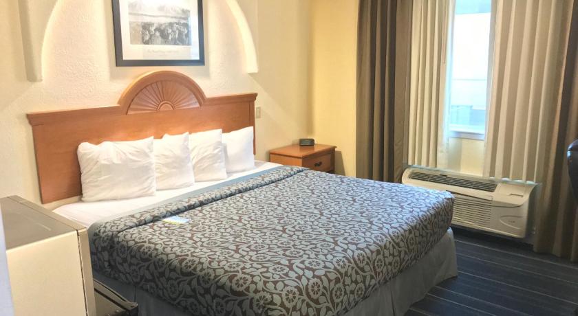 Days Inn by Wyndham San Antonio Airport