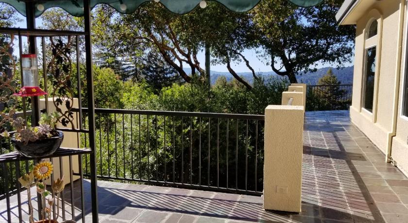 Cliff House in Vineyards photo
