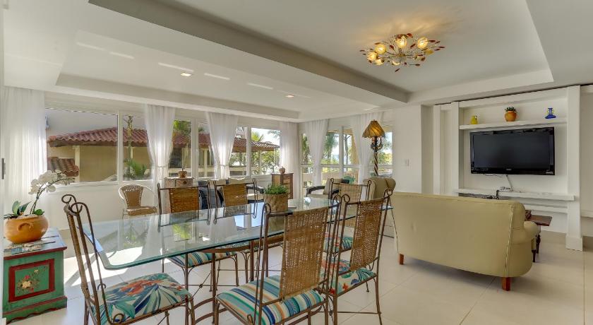Image of Four-Bedroom House 665 4