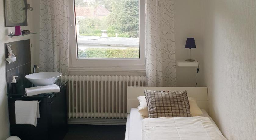 Image of Single Room with Shared Shower and Toilet 1