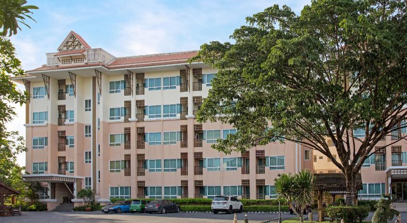 C-House &amp; Residence Hotel Amata City — Hotel in Rayong