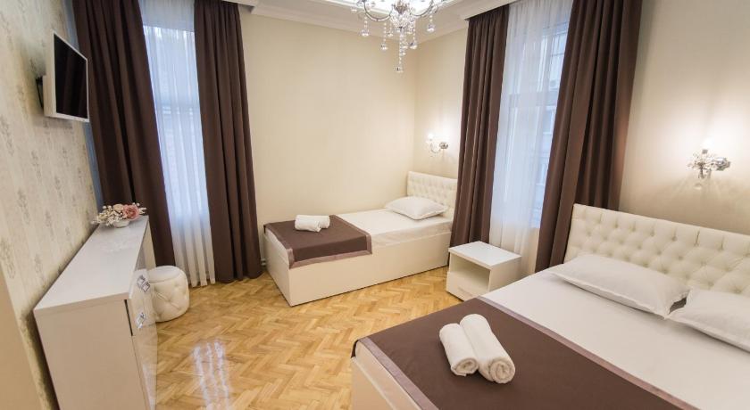 Center Deluxe Garni Hotel — Hotel in Nis