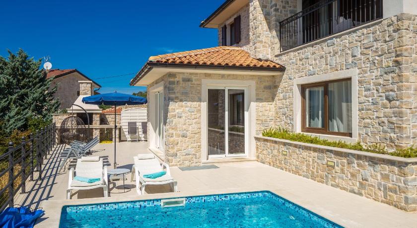 Villa Lurda Linardici Krk — Hotel in Krk Island