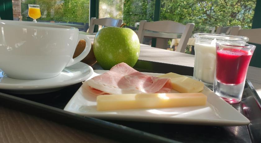 Brit Hotel du Moulin de la Pioline - La Table a Fromages