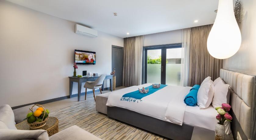 Image of Premier Deluxe Double Room Balcony 1