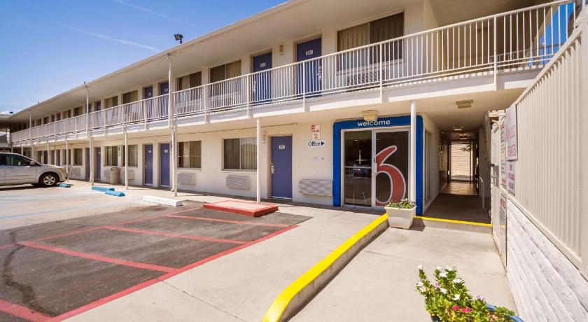 Motel 6-Youngtown, AZ - Phoenix - Sun City