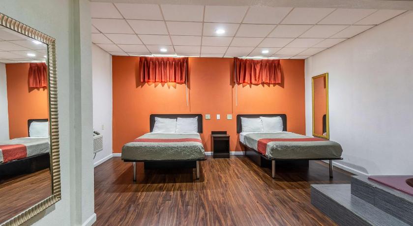 Motel 6 Elizabeth - Newark Liberty International Airport