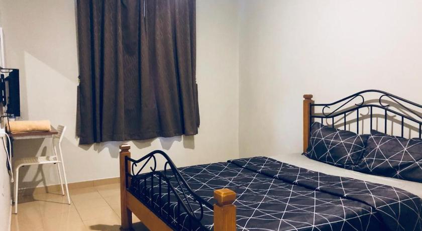 Lunas Homestay photo