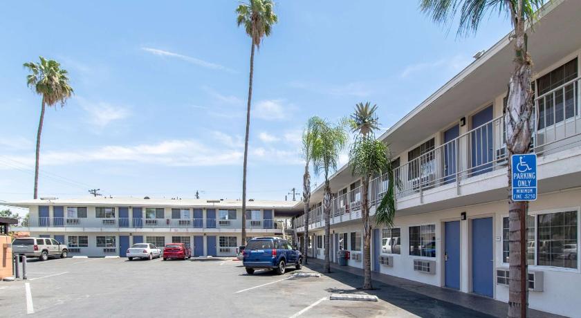 Motel 6 Bakersfield Hotel (Bakersfield (CA)) - Deals, Photos & Reviews