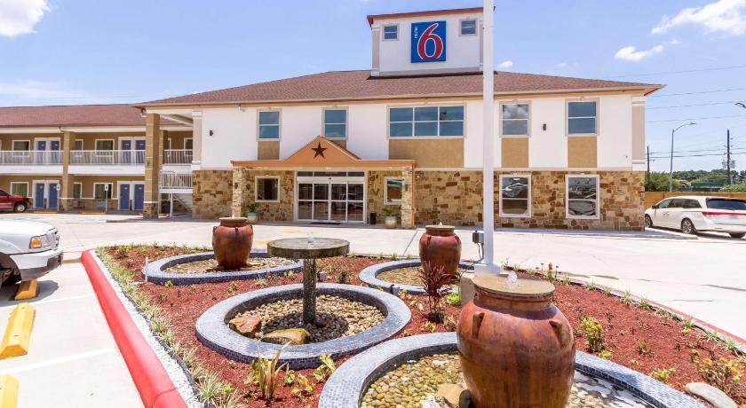 Motel 6-Houston, TX - North