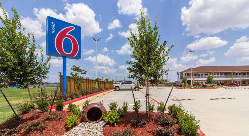 Motel 6-Houston, TX - North