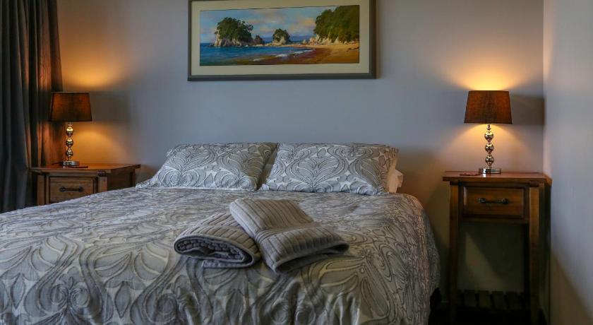 Two Tuis Accomodation photo