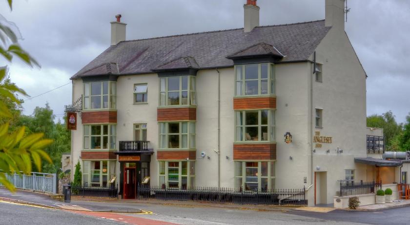 Anglesey Arms Hotel