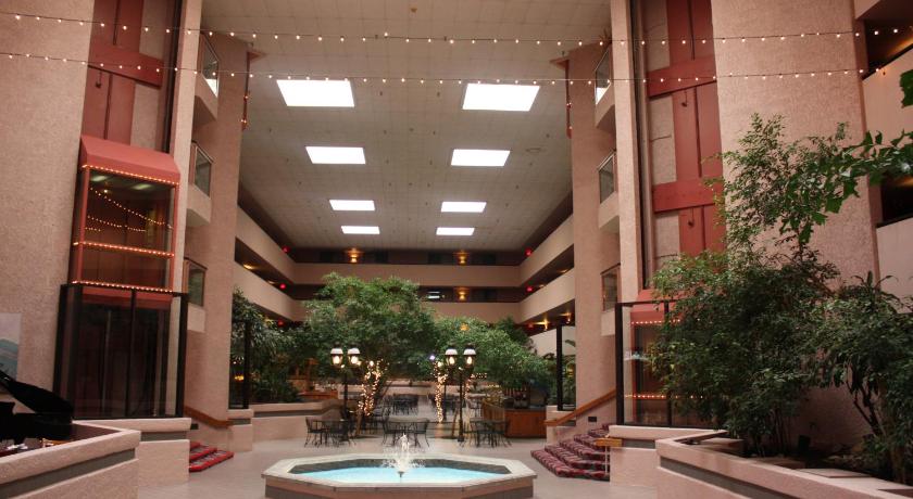 Ramada by Wyndham Viscount Suites Tucson East photo