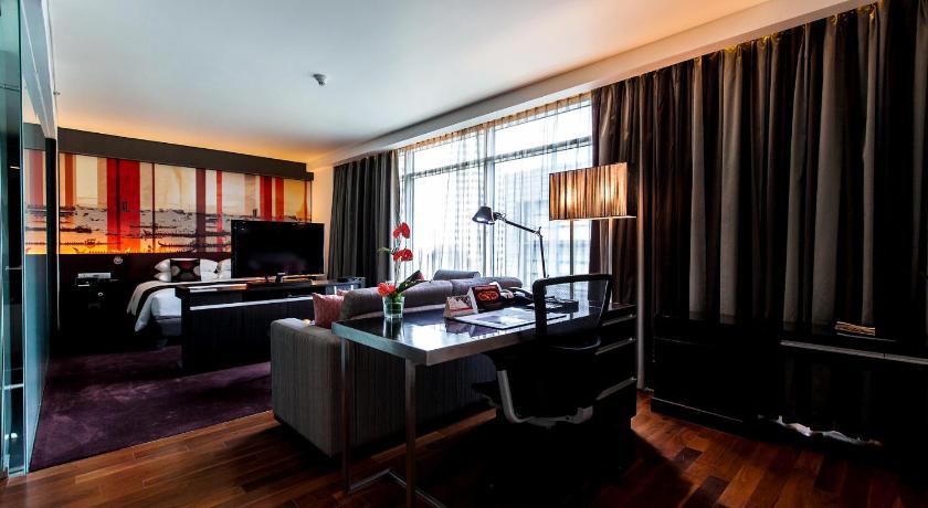 バンコク Park Plaza Bangkok Soi 18 4つ星 ホテル プール