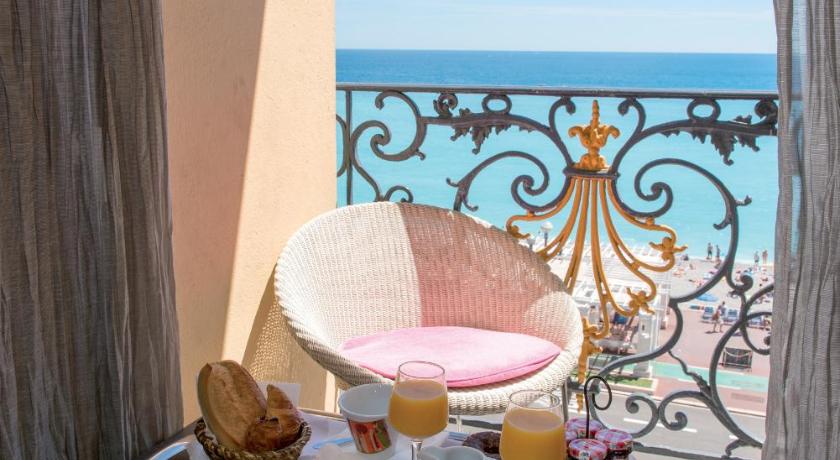 Image of Double Room with Balcony and Sea View 1