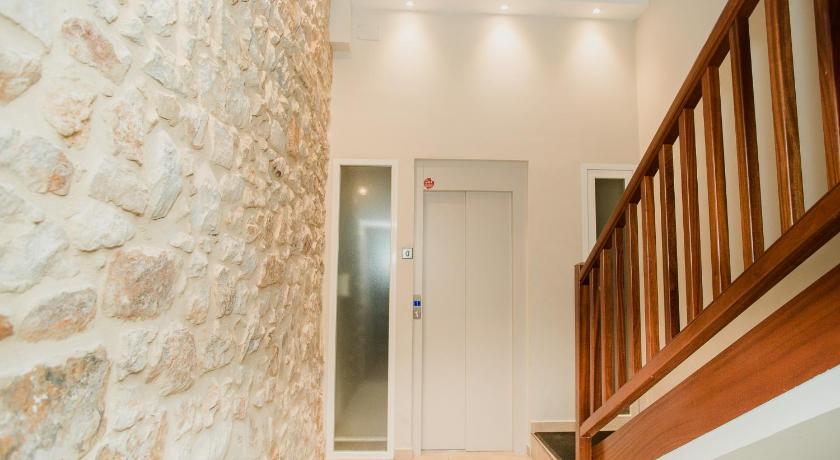Apartment between Old Town & Guggenheim!! With Parking!! photo