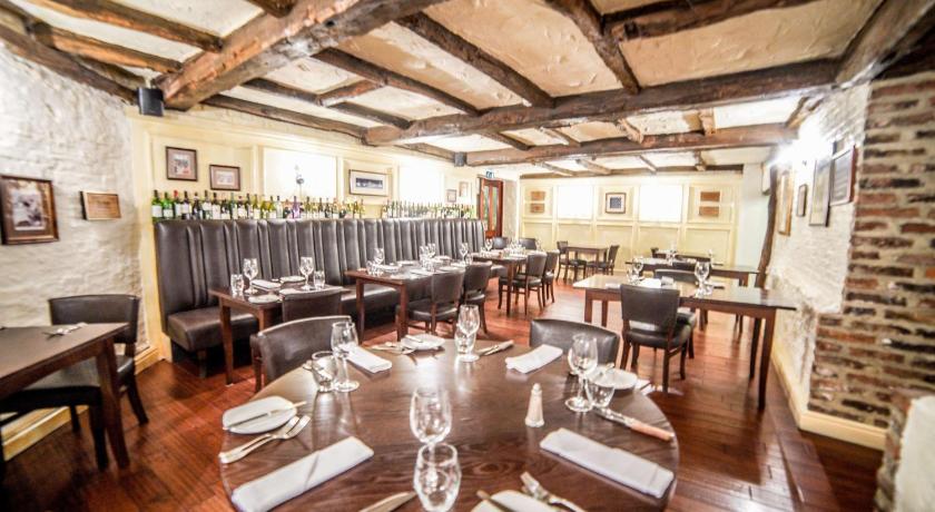 Hardwick Hall Hotel - image 2