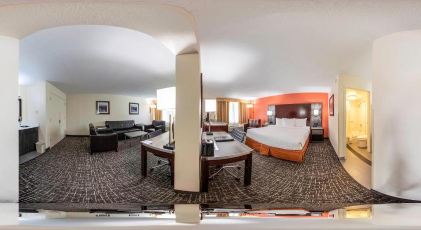 Clarion Inn & Suites New Hope