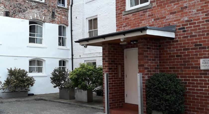 Riverside Apartment York photo
