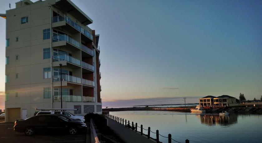 Wallaroo Marina Apartments