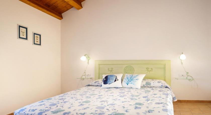 Edomat — Hotel in Monserrato