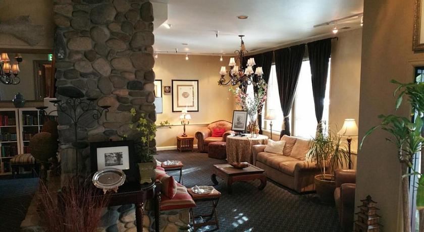 Lodge at Kingsbury Crossing photo