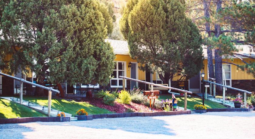 The Pines Country Inn — Hotel in Newcastle (WY)