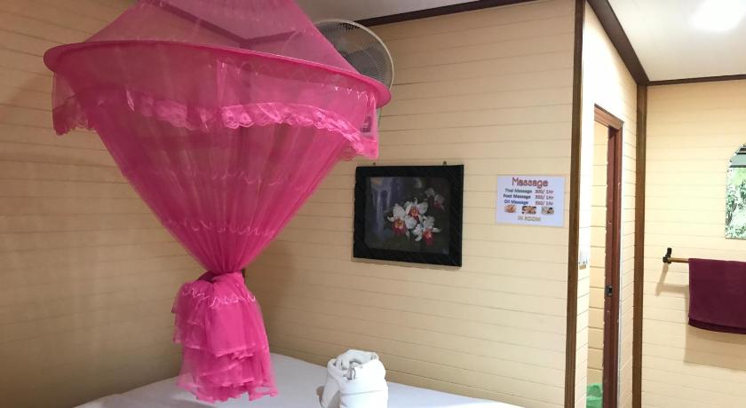 Image of Bungalow with Air Conditioning 7