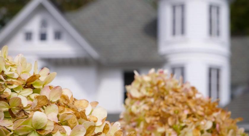 Pleasantville (NY) Shadowcrest 4-Star Accommodation exterior
