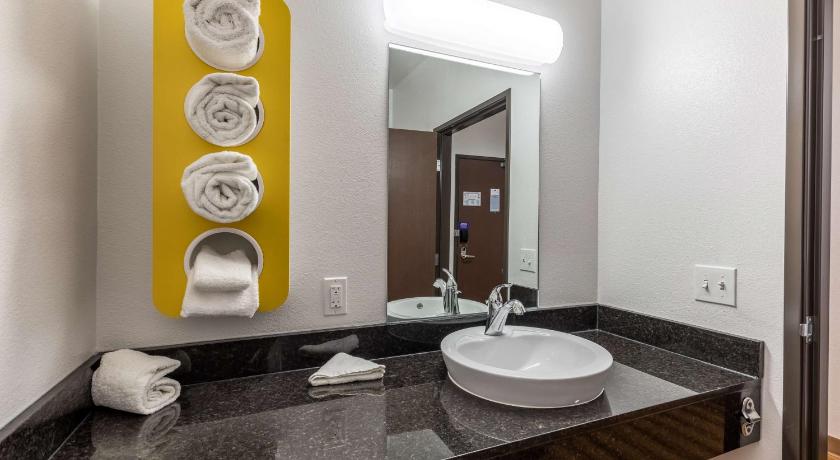 Motel 6-Las Vegas, NV - Motor Speedway photo