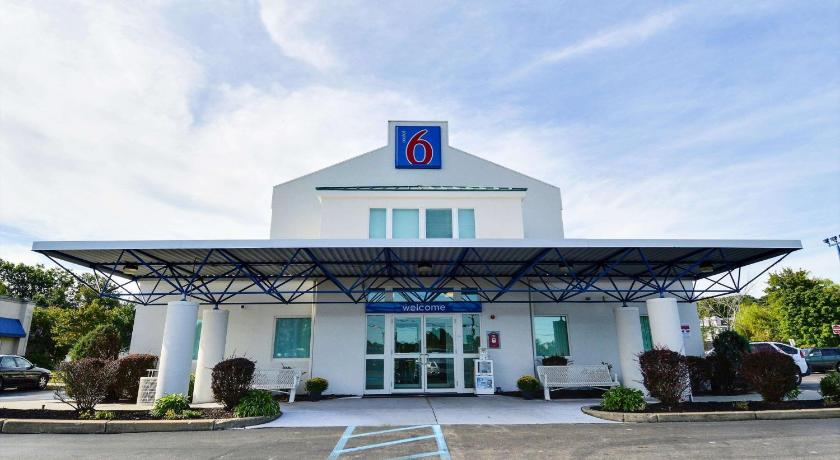 Motel 6-Tewksbury, MA - Boston