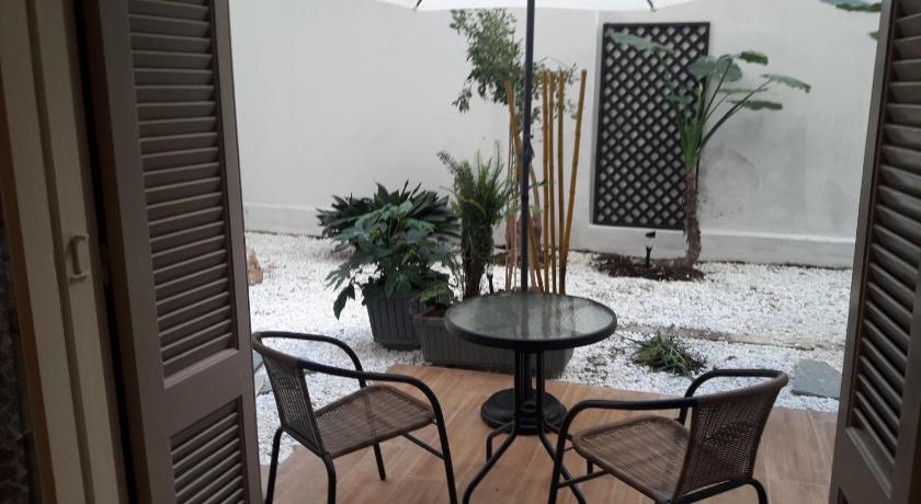 Studio Posh with garden in Kolonaki photo