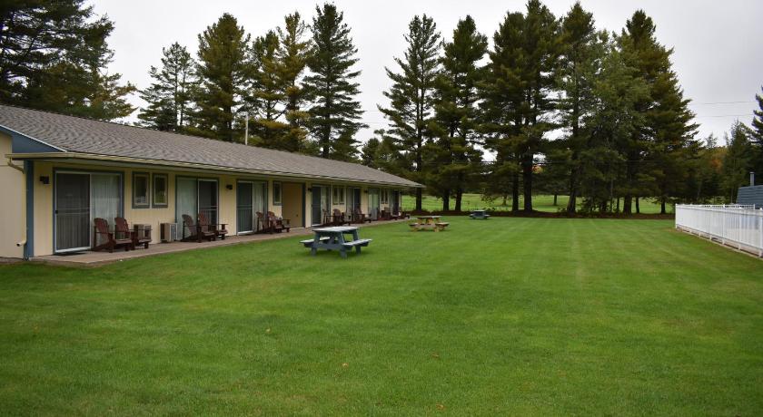 Country Club Motel photo