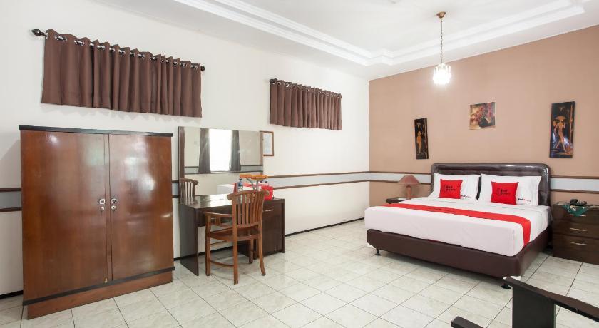 RedDoorz near Balai Kota Malang - image 43