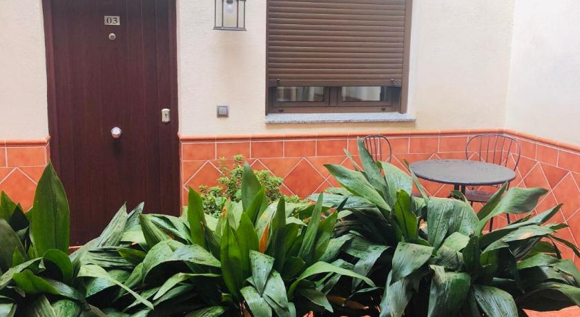 Suites Casas de los Reyes — Hotel in Toledo