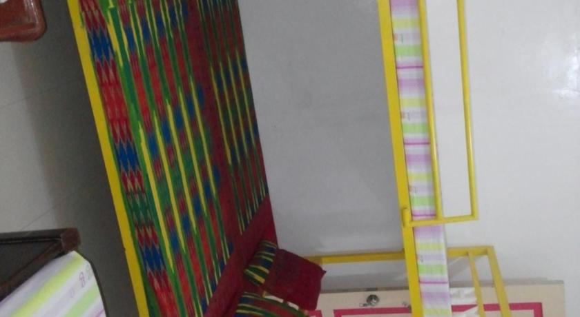 Image of Family Room with Private Bathroom 4