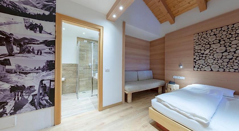 Image of Double Room with Extra Bed 0