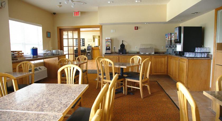 Country Inn & Suites by Radisson, Bloomington-Normal West, IL