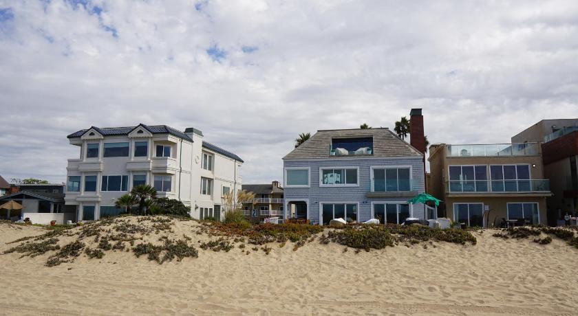 Ocean Surf Inn & Suites photo