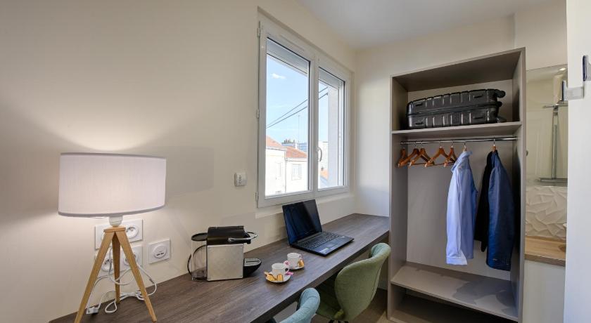 Le Baron Centre Cholet - Garage prive photo