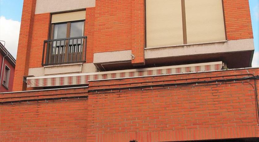 Housingleon - Muralla photo