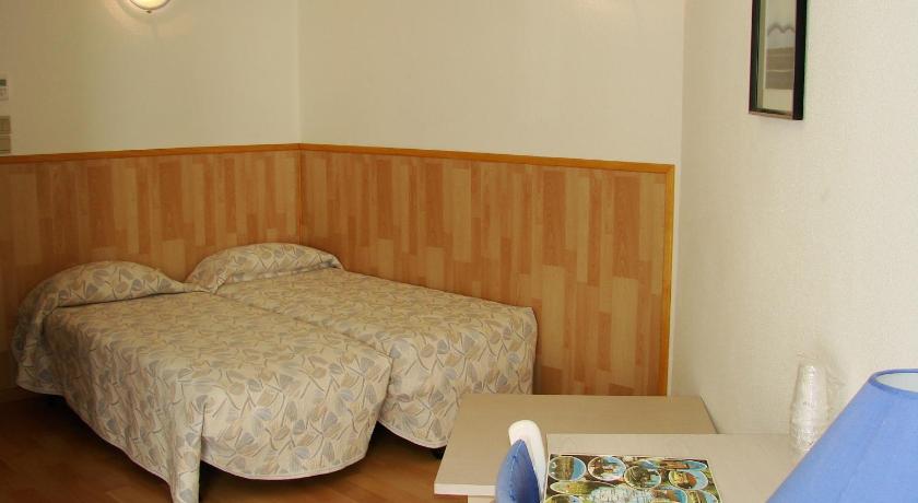 Image of Quadruple Room with Bath 4