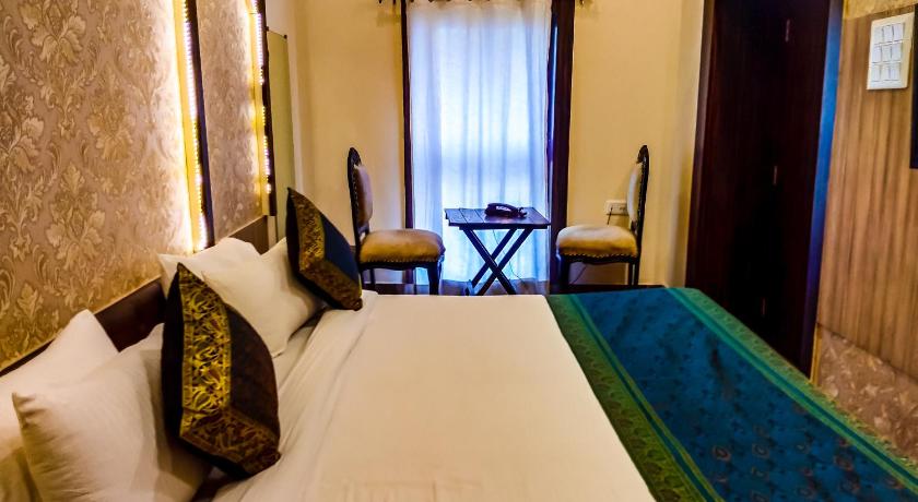 Dwivedi Hotels Sri Omkar Palace