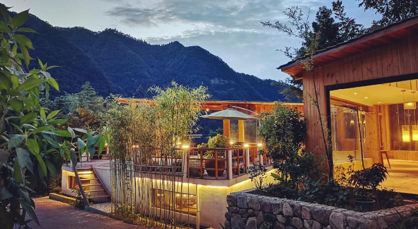 張家界 Zhangjiajie National Park Purespace Retreat-2nights for 1pick up service&super view rooms&book ticke 5つ星 ゲストハウス 客室