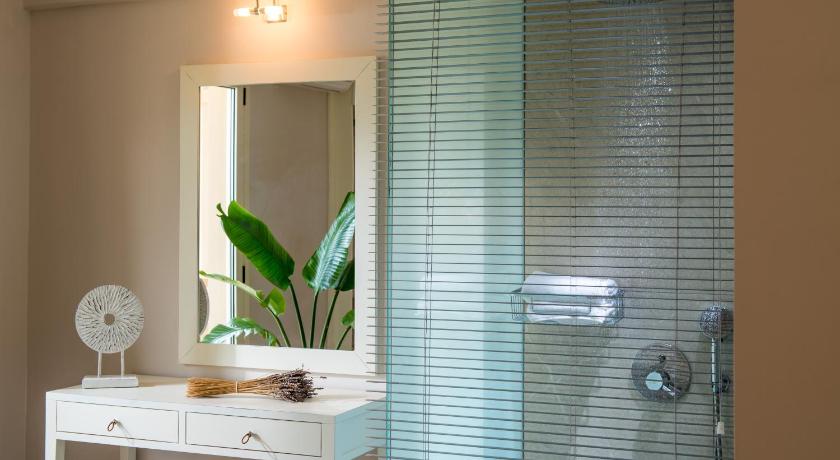 Image of Deluxe mini Suite Sunset Sea View - Adults Only 16