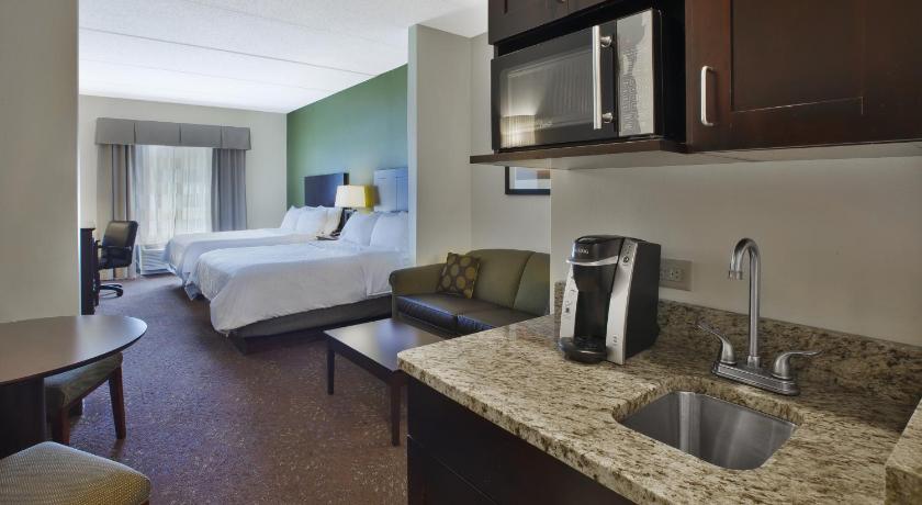 Holiday Inn Express & Suites Geneva Finger Lakes