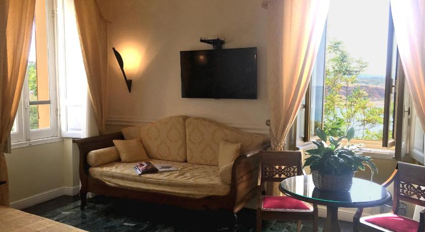 Shore View (corner) Double Room, Villa Las Tronas Hotel & SPA in Alghero